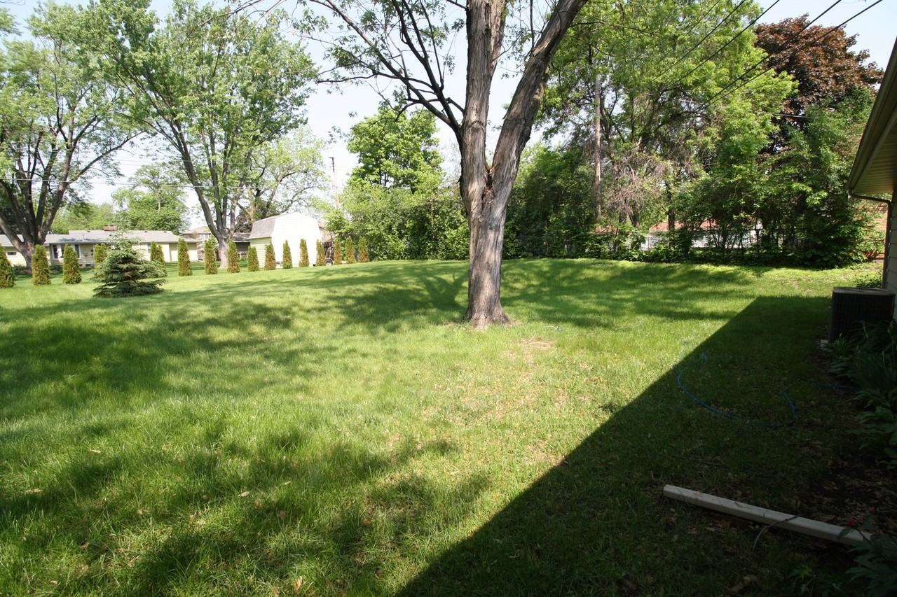 9522 Pleasant Ave S - Photo 7 of 18