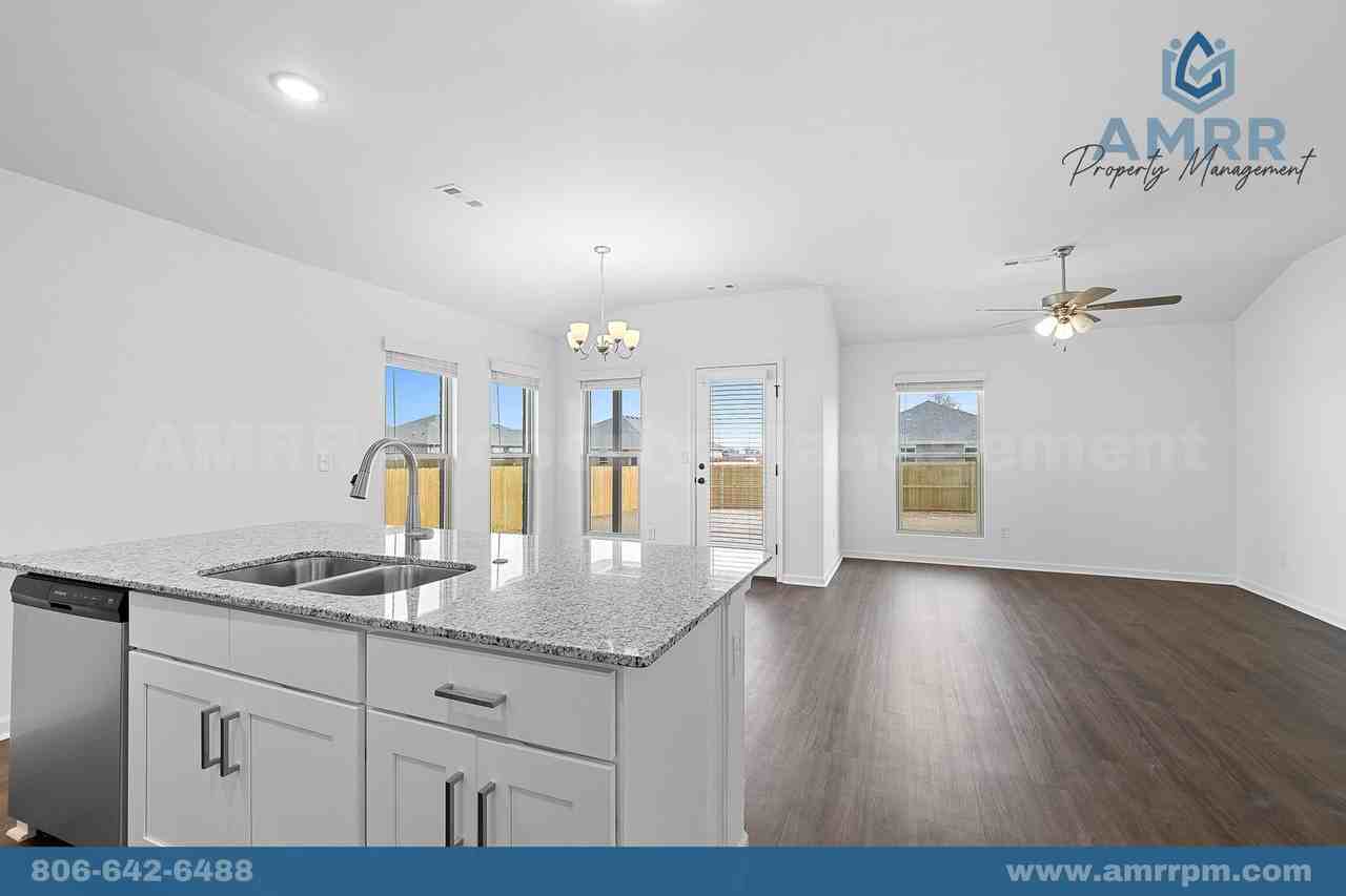 126 Sw Vanessa St - Photo 6 of 33