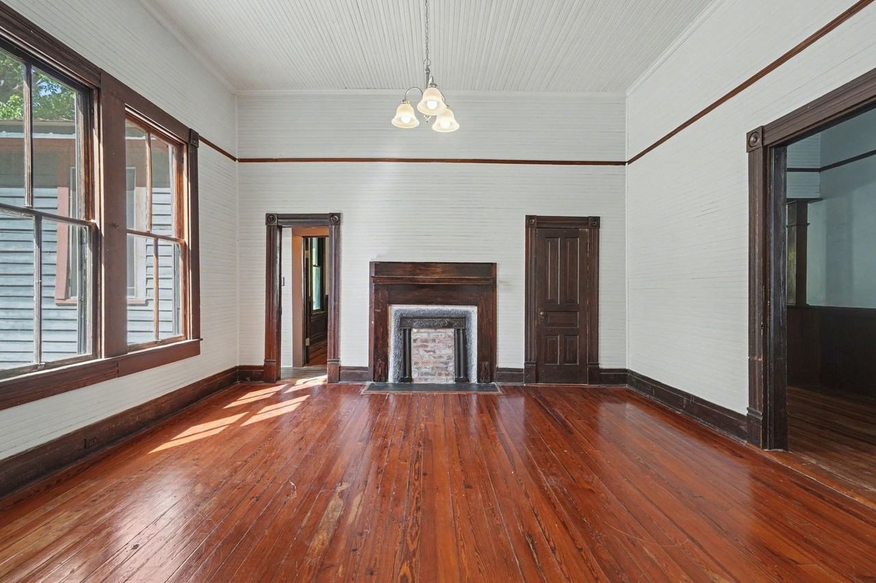 215 Theodore R Carr Jr Ave - Photo 3 of 29