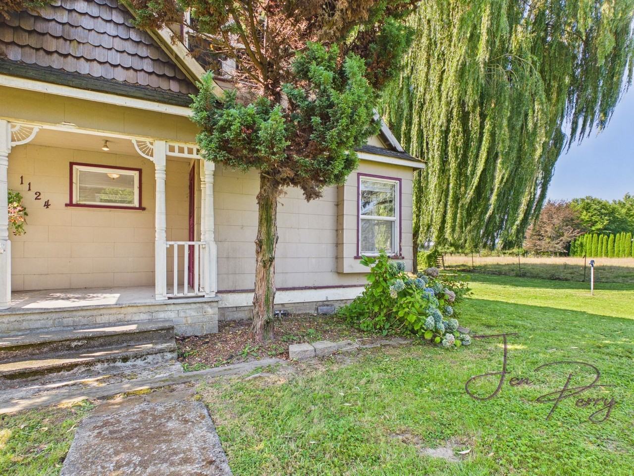 1124 E Main St - Photo 2 of 18