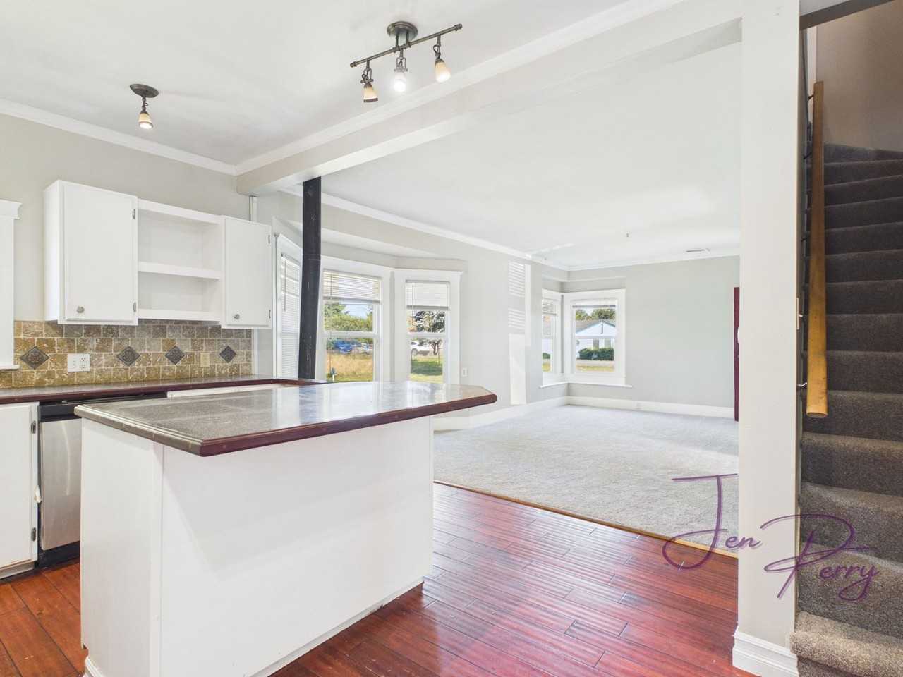 1124 E Main St - Photo 5 of 18