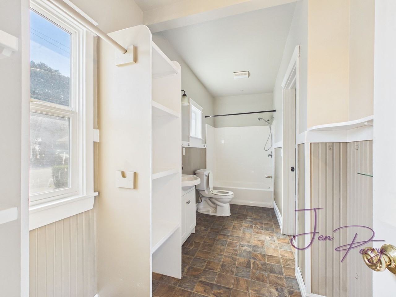 1124 E Main St - Photo 6 of 18
