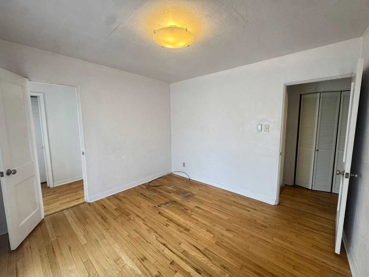 1210 Jackson St Se - Photo 6 of 12