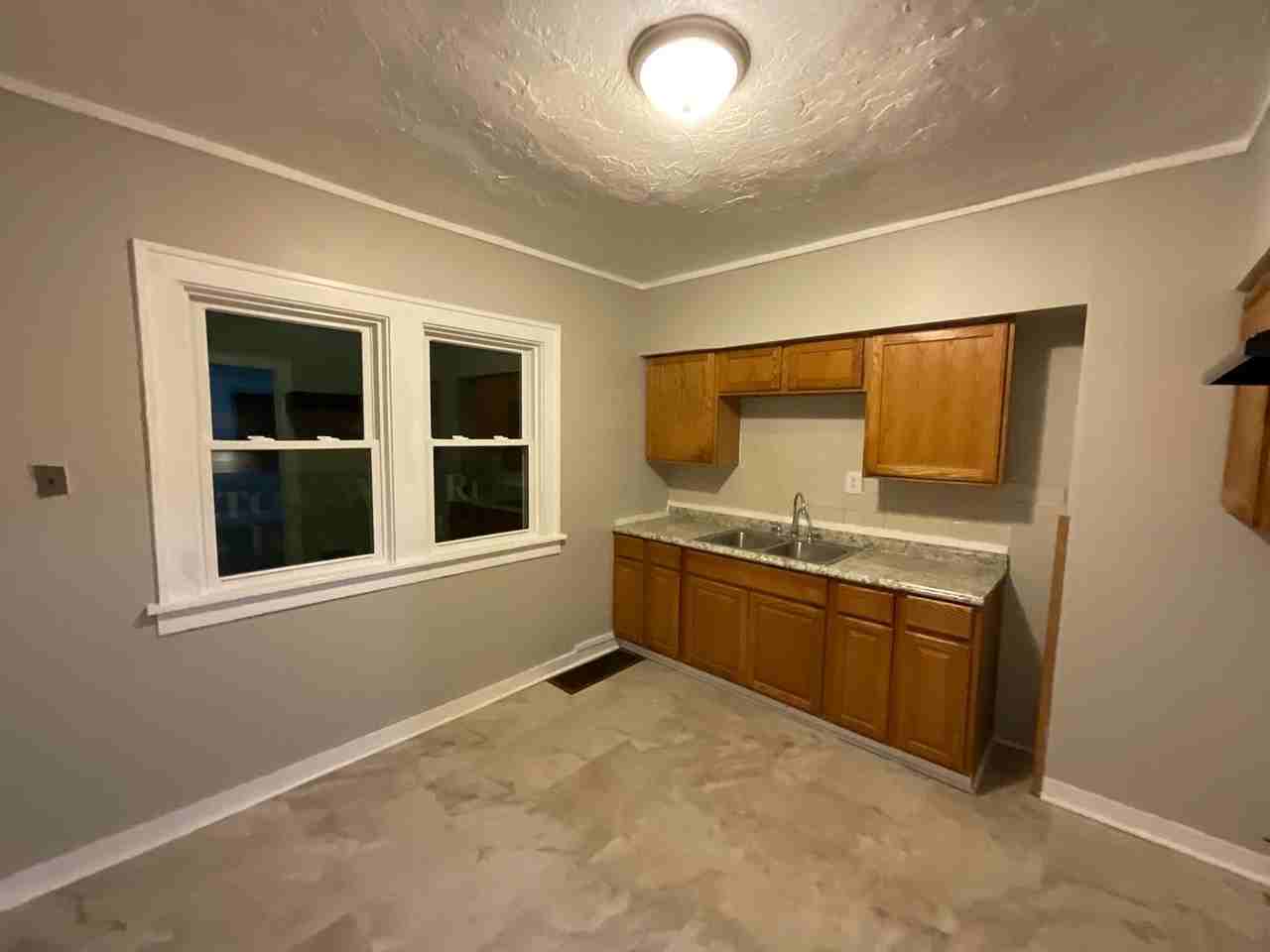 4384 E 136th St - Photo 2 of 24