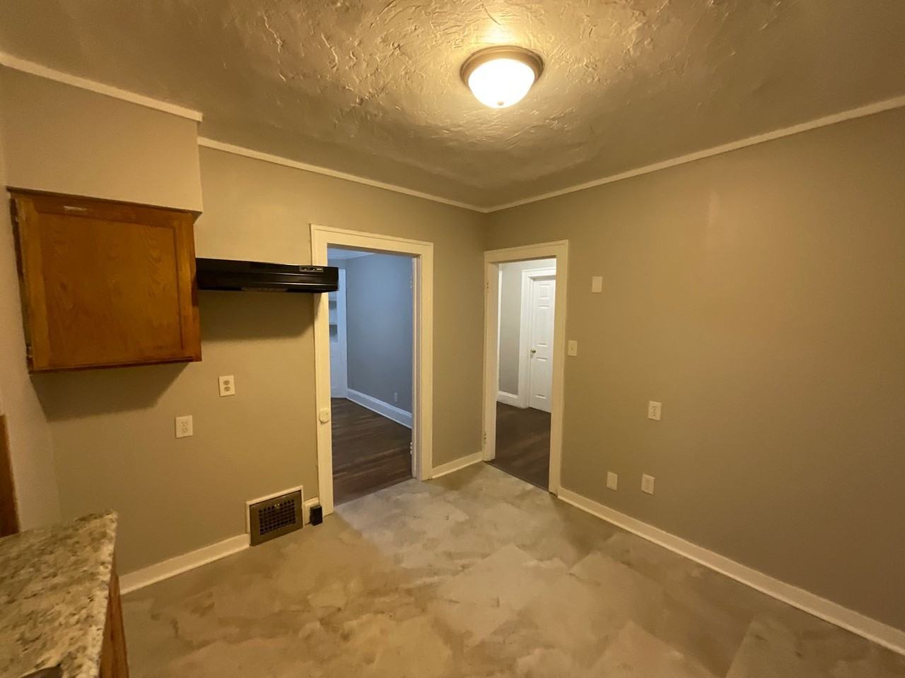 4384 E 136th St - Photo 3 of 24