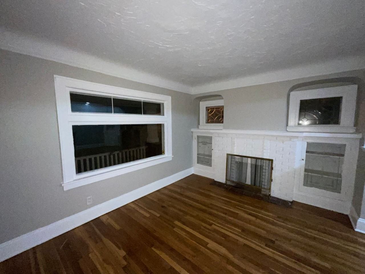 4384 E 136th St - Photo 6 of 24