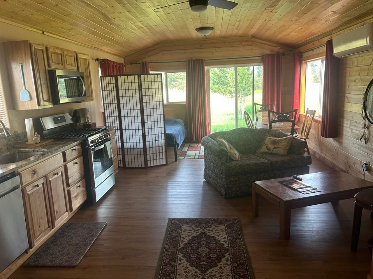 218B Pheasant Rd - Photo 3 of 14