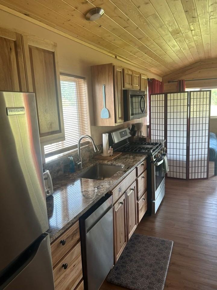 218B Pheasant Rd - Photo 4 of 14
