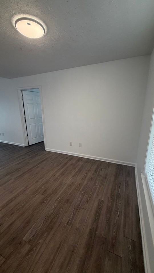 9121 Laird St - Photo 4 of 18
