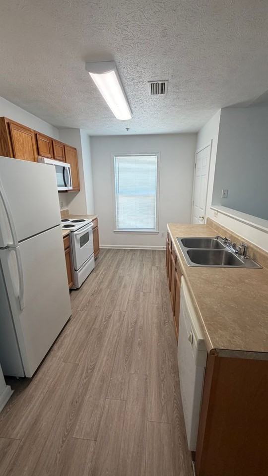 9121 Laird St - Photo 6 of 18