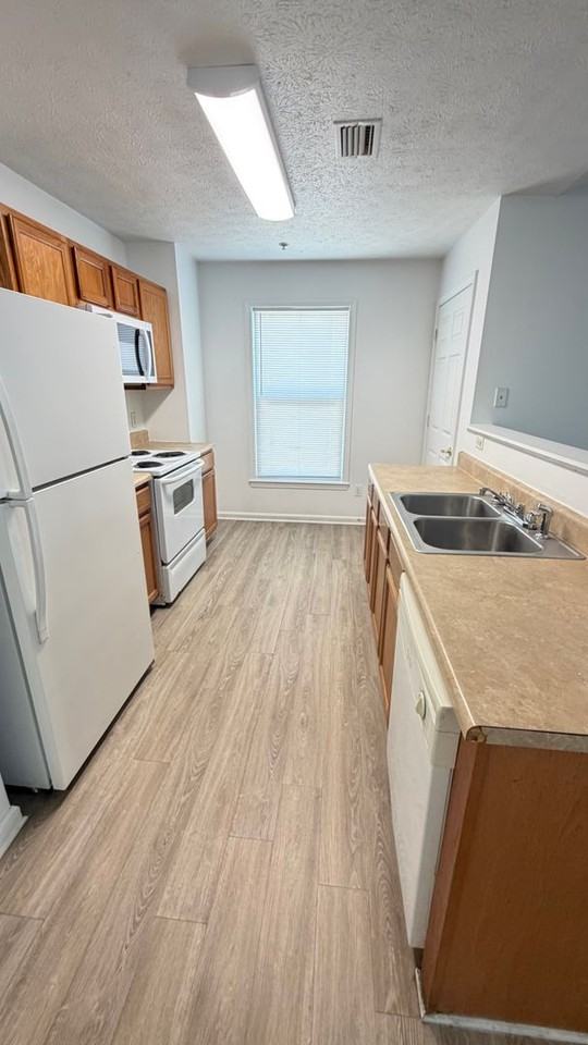 9121 Laird St - Photo 7 of 18
