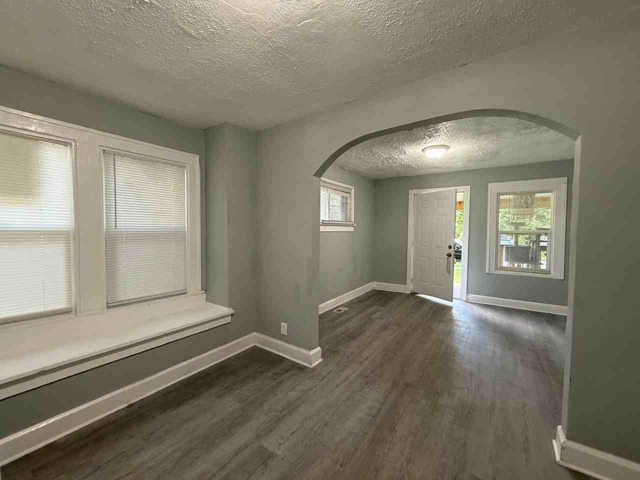 2826 N Denny St #B - Photo 3 of 10
