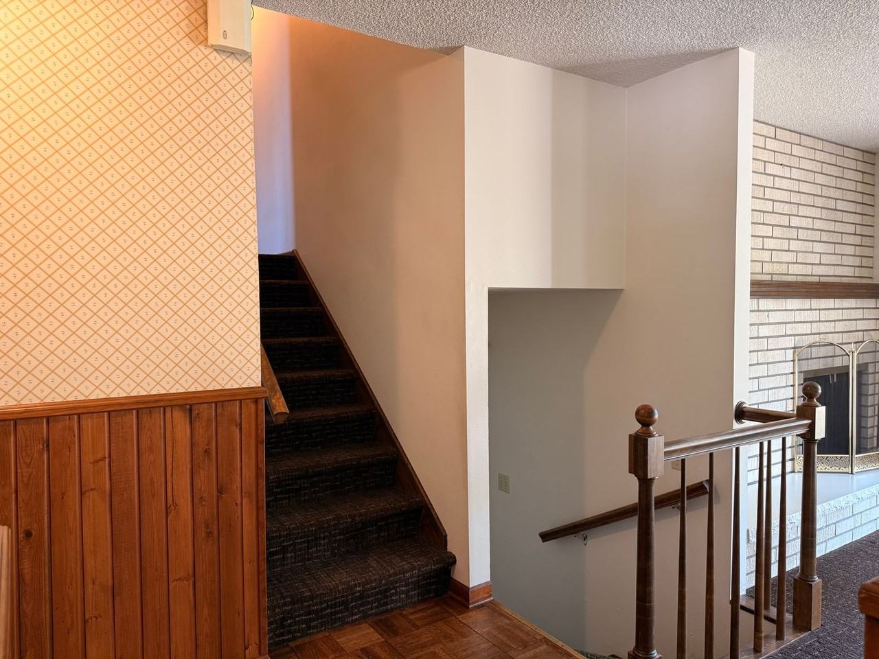 1070 E Margaret Ave - Photo 3 of 29