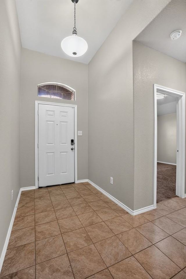 633 River Rock Dr - Photo 4 of 32