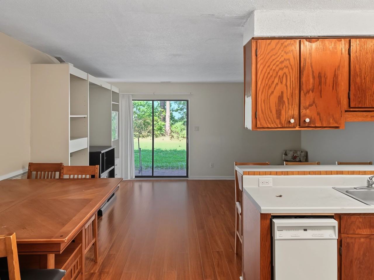 3007 Huntleigh Dr - Photo 4 of 16