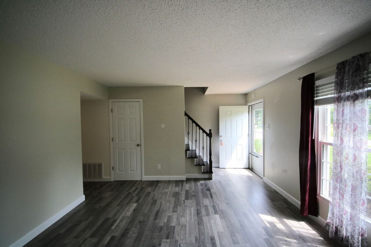1003 Avenue H - Photo 6 of 21