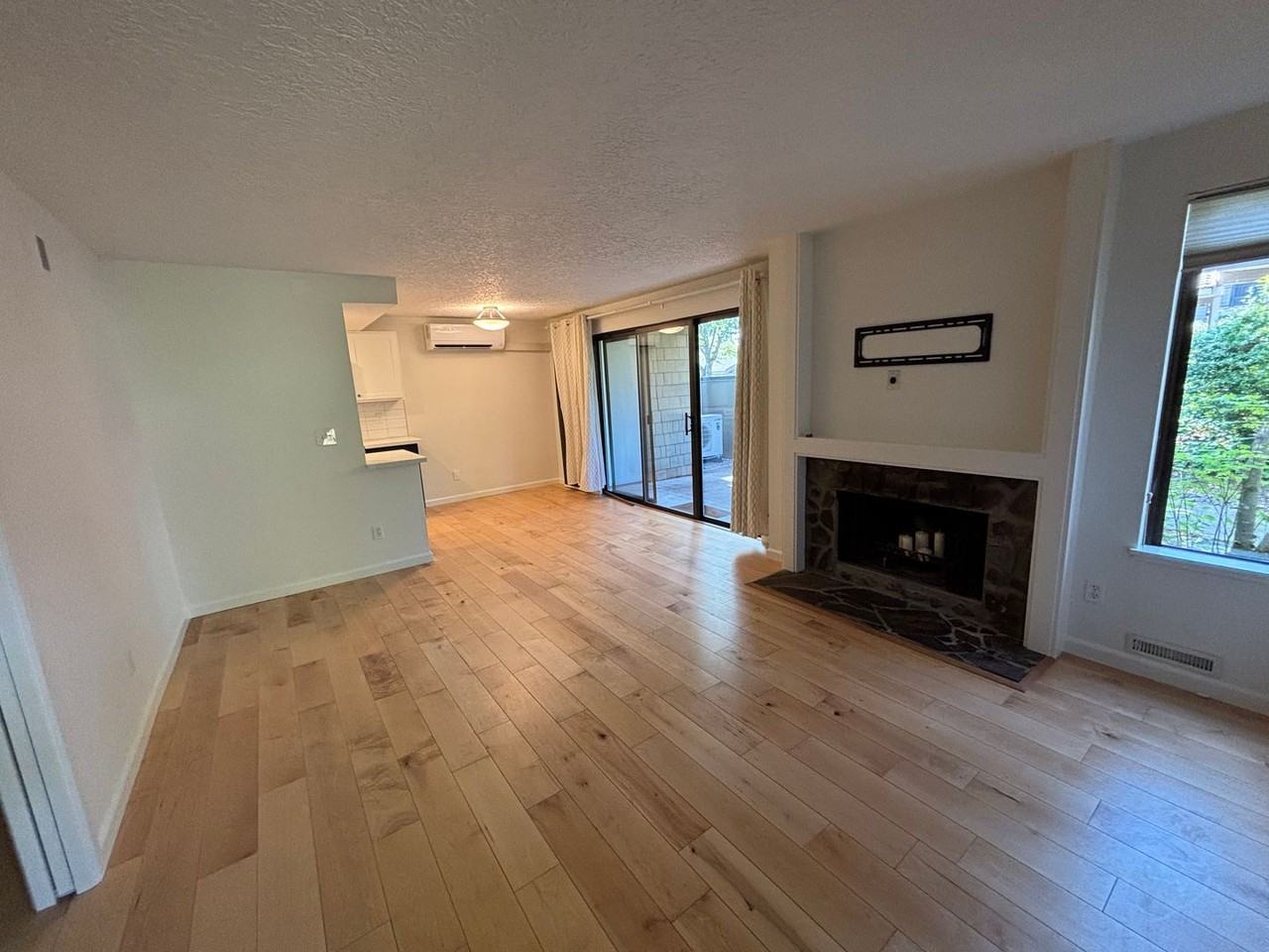 11 Crestfield Ct - Photo 4 of 16