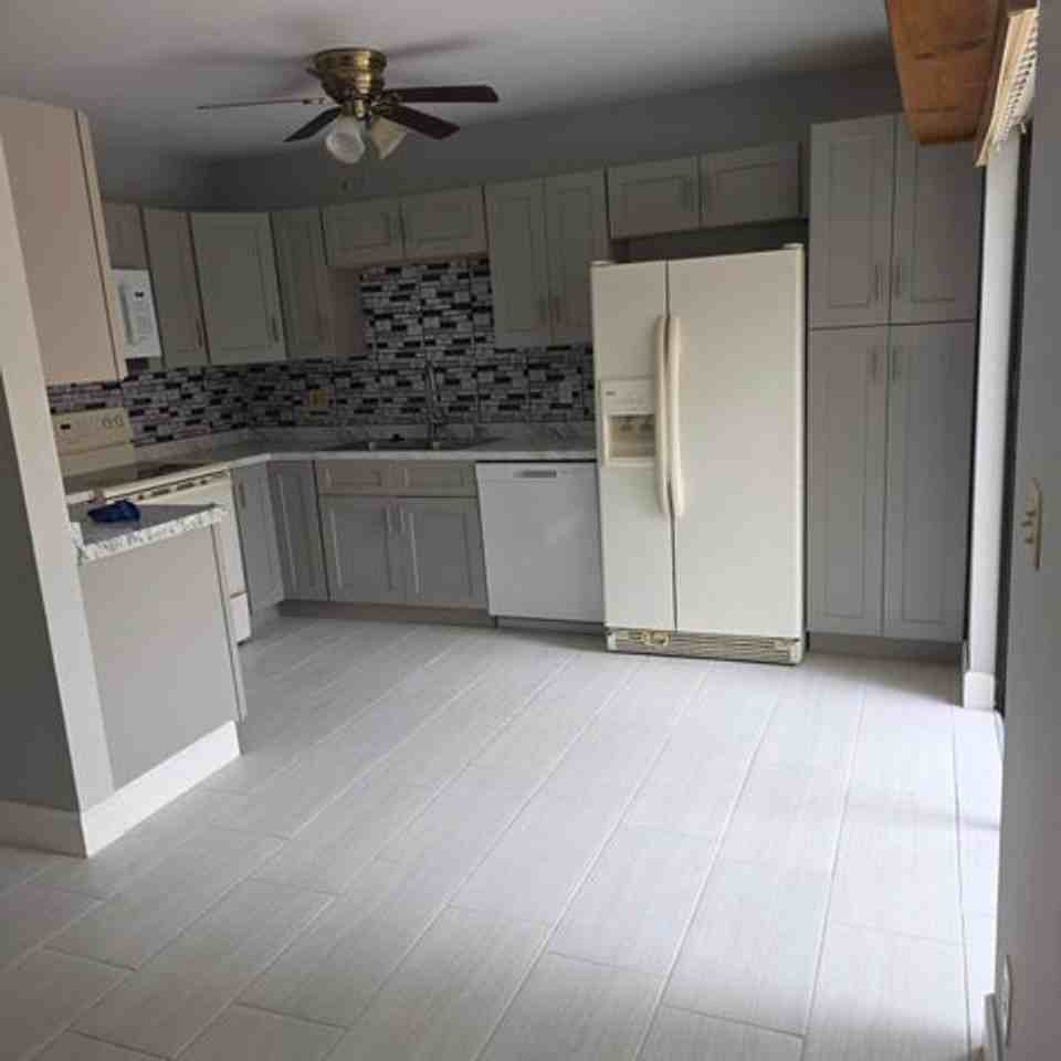 1839 N Congress Ave - Photo 2 of 13