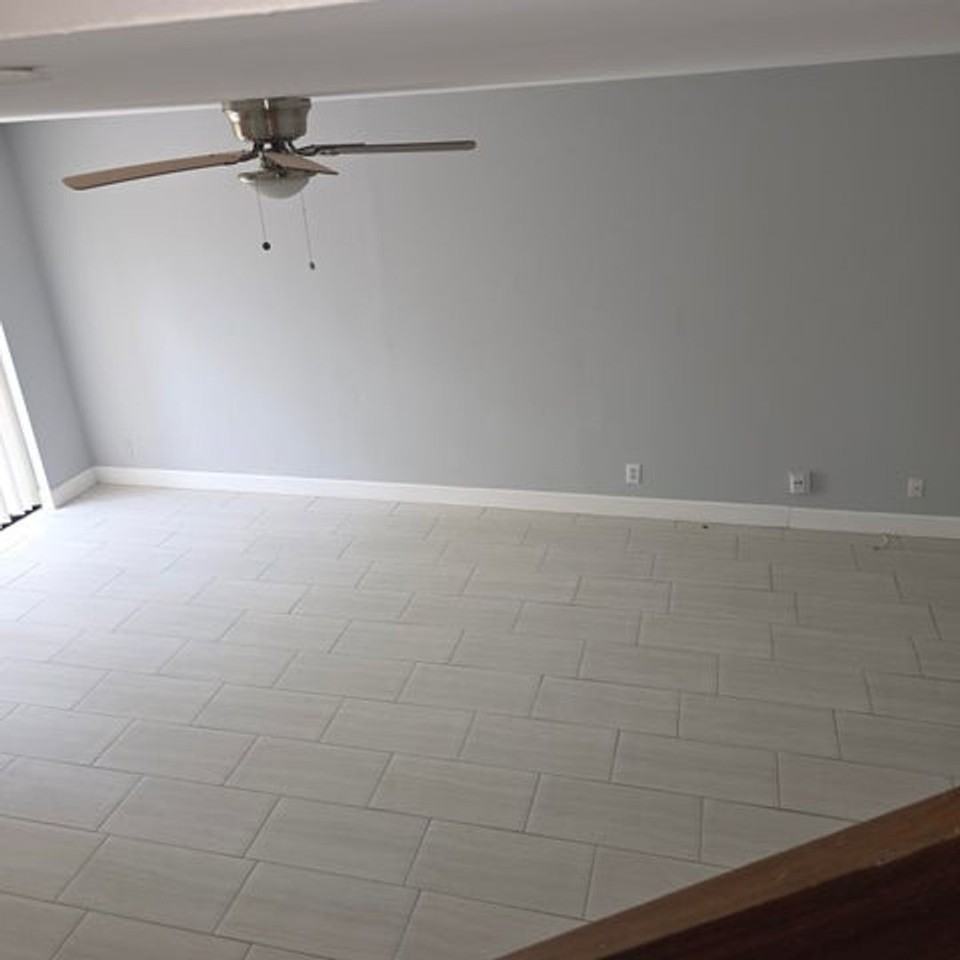 1839 N Congress Ave - Photo 4 of 13