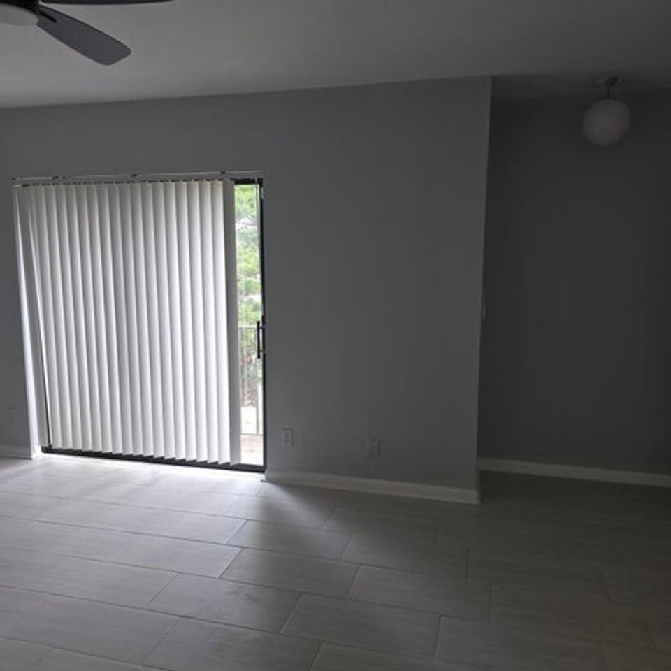 1839 N Congress Ave - Photo 5 of 13