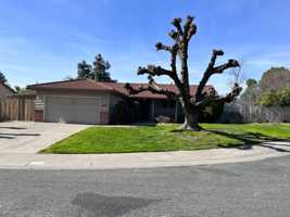 featured image of 4221 Frida Maria Ct