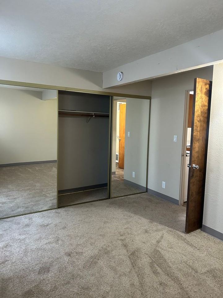 981 Nw Circle Blvd #C2 - Photo 5 of 8