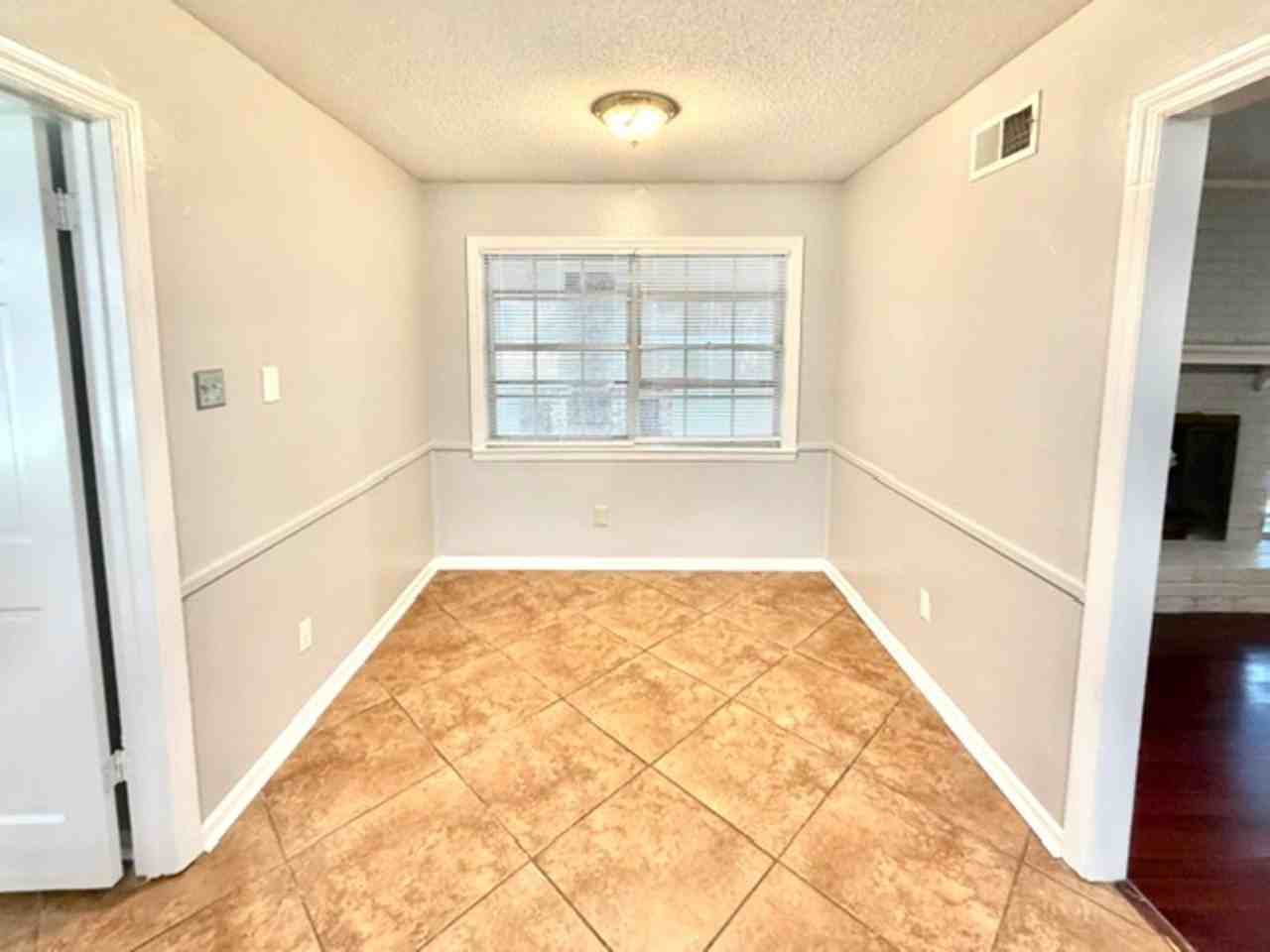 5712 Robin Hop Ln - Photo 6 of 14