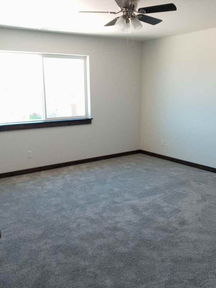 1516 Butler Creek Ave - Photo 3 of 14