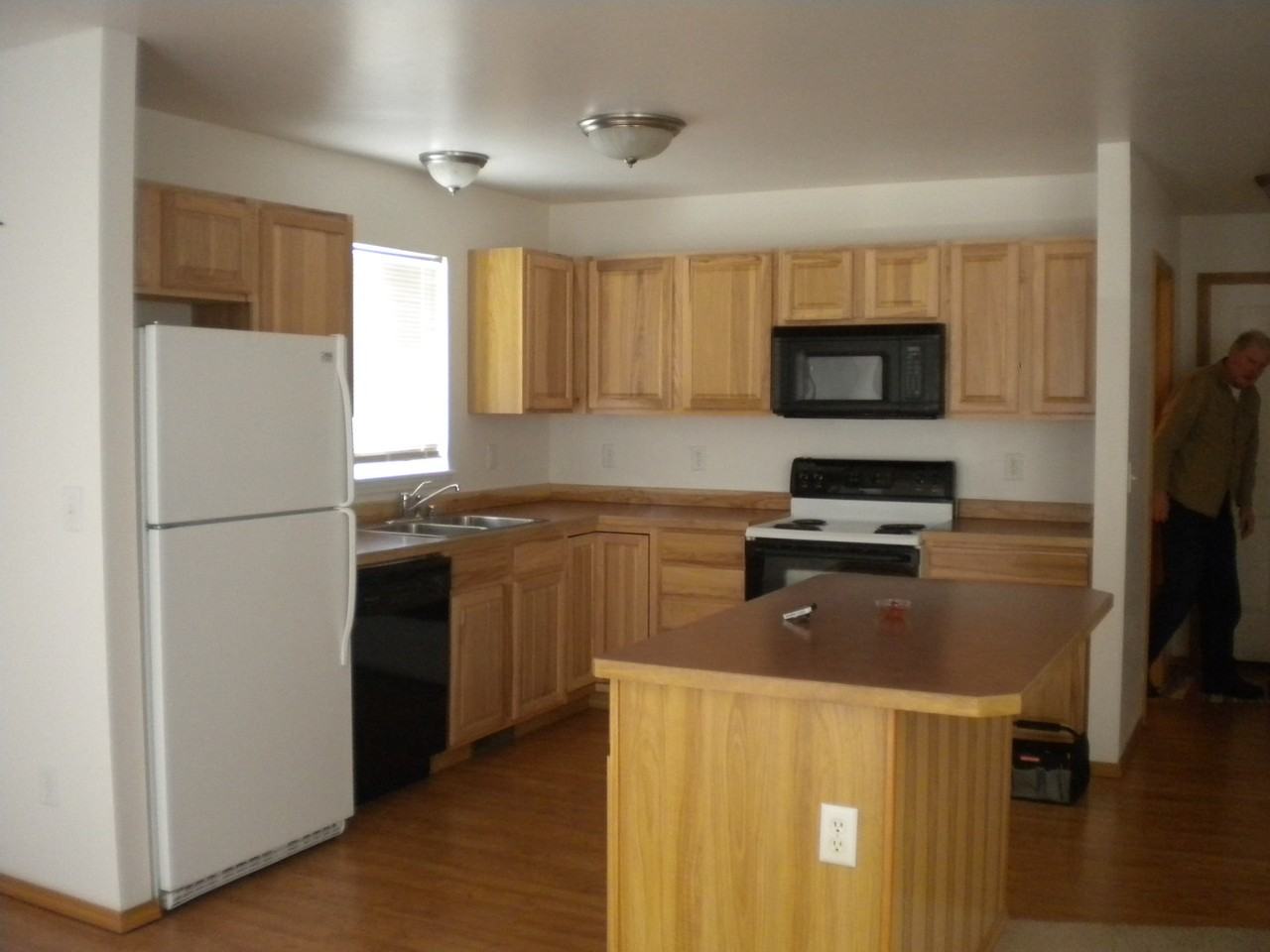 206 E Magnolia Dr - Photo 2 of 2