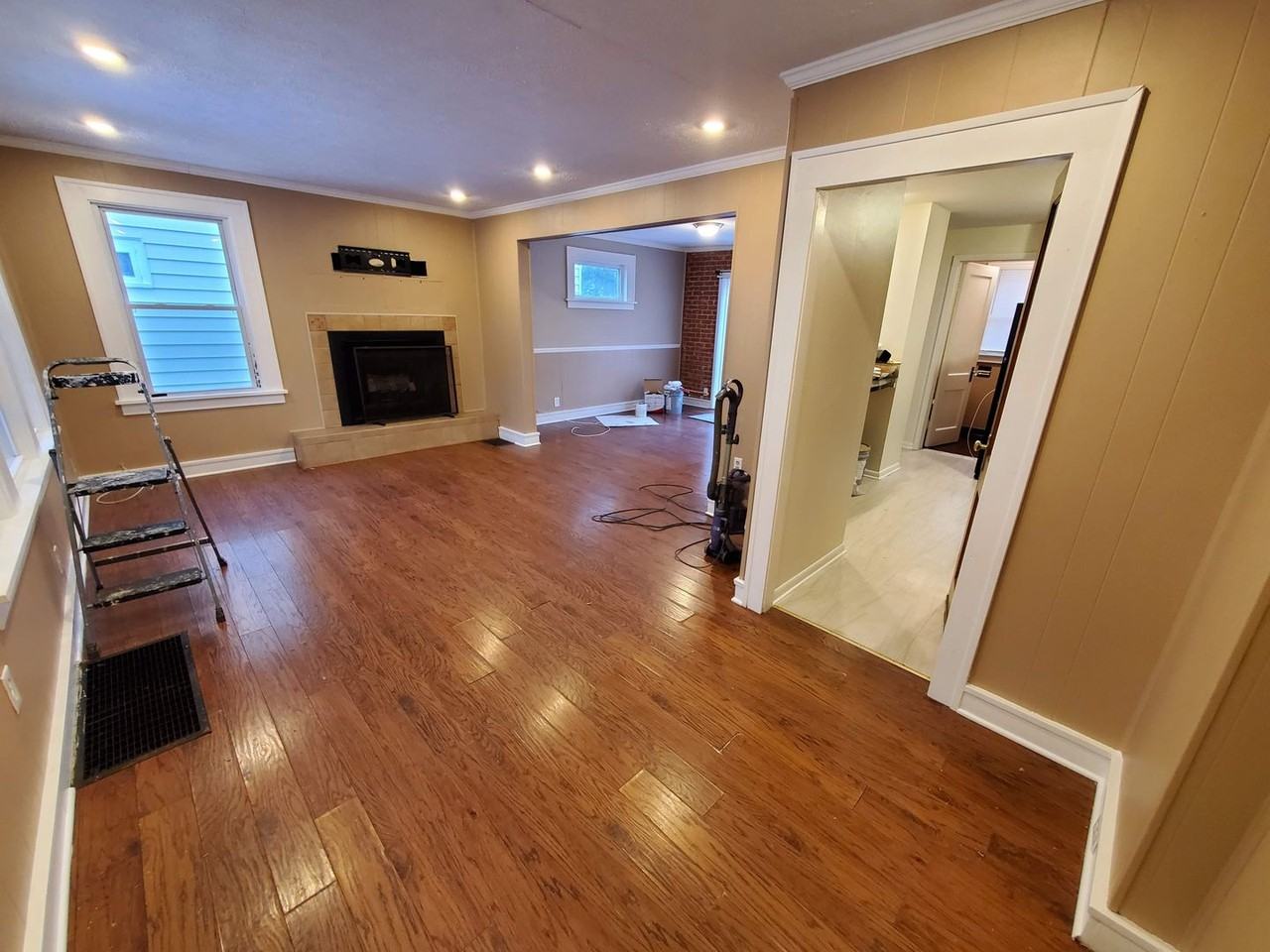 118 Indiana St - Photo 2 of 13