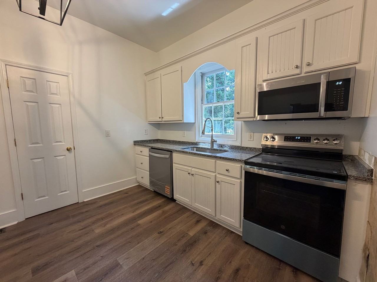 153 Gholston St - Photo 6 of 11