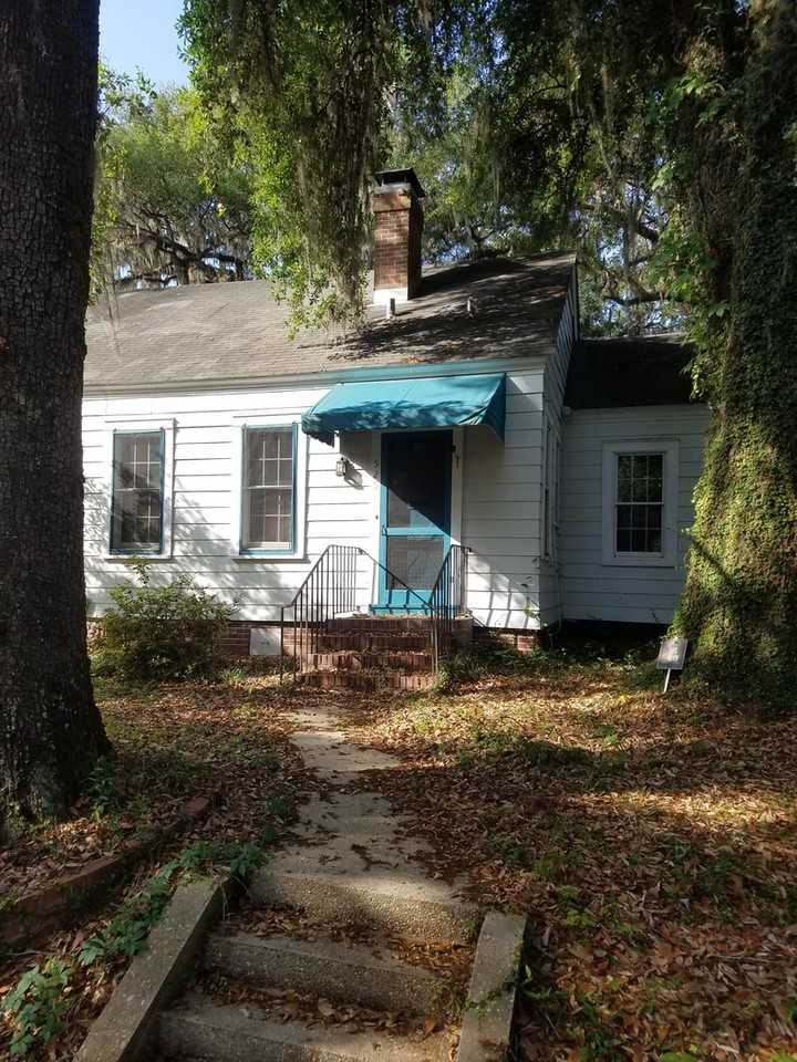 525 Oakland Ave E - Photo 2 of 19