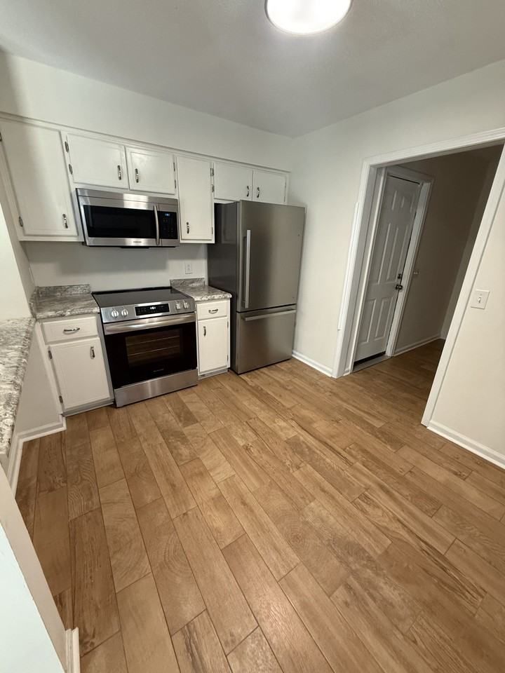 108 Rochelle Ct #1 - Photo 2 of 12