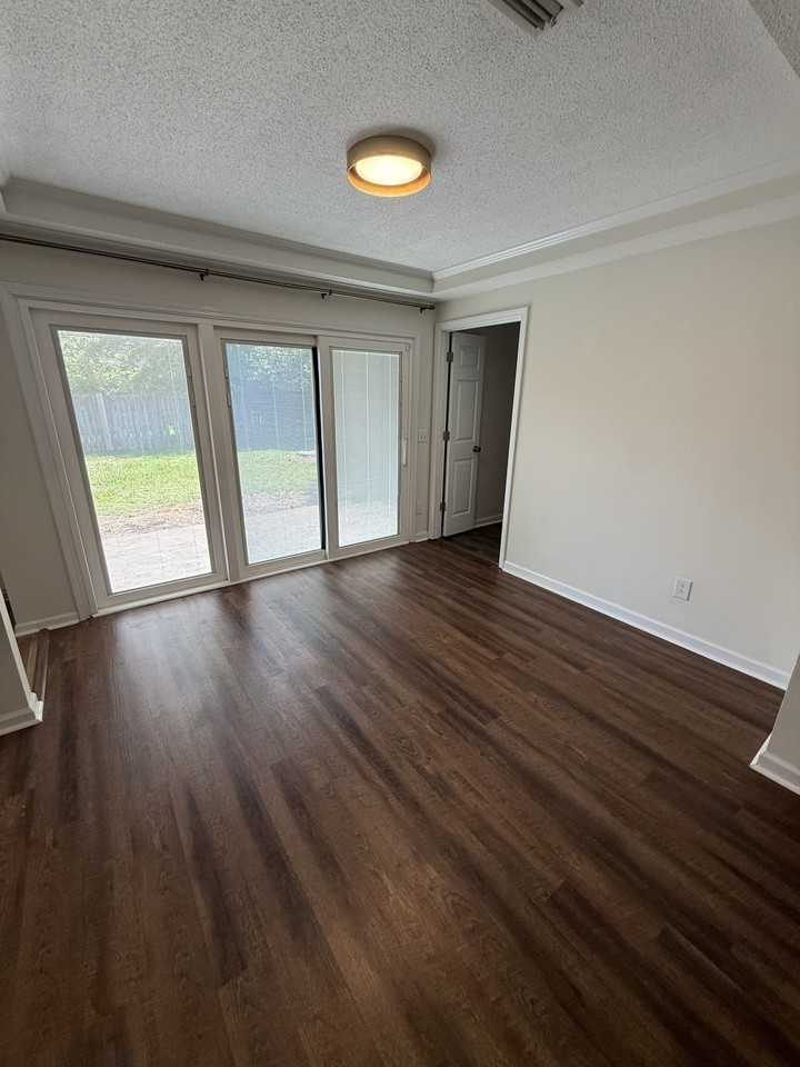108 Rochelle Ct #1 - Photo 3 of 12