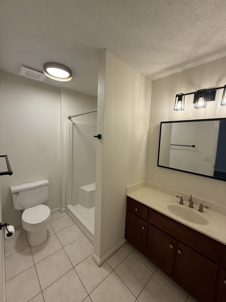 108 Rochelle Ct #1 - Photo 5 of 12