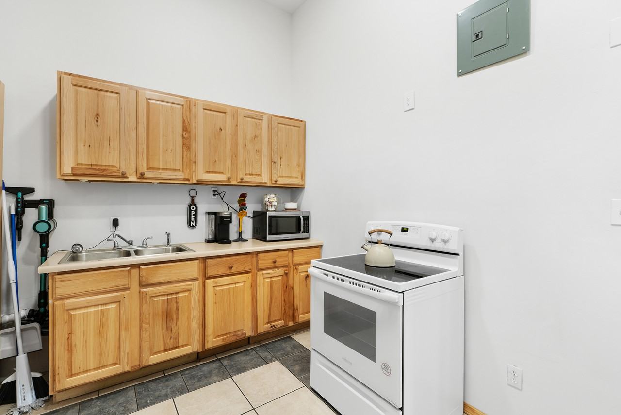 216 N 1st St #1 - Photo 2 of 21