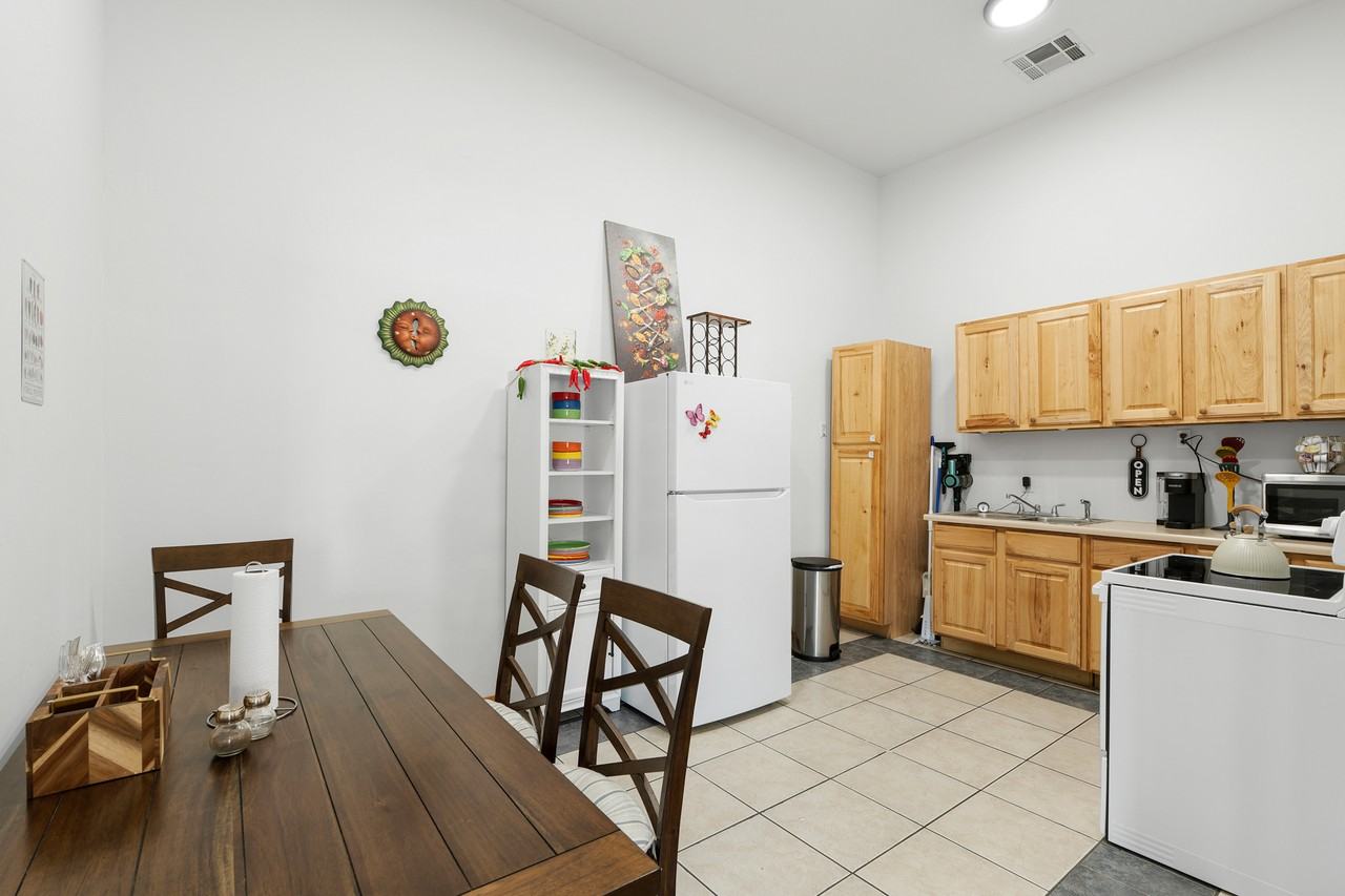 216 N 1st St #1 - Photo 6 of 21