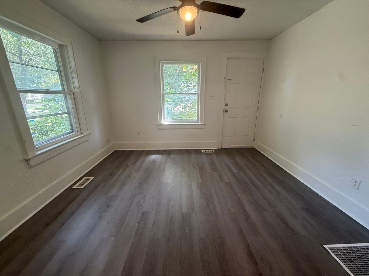 1531 E Talmage St - Photo 3 of 11