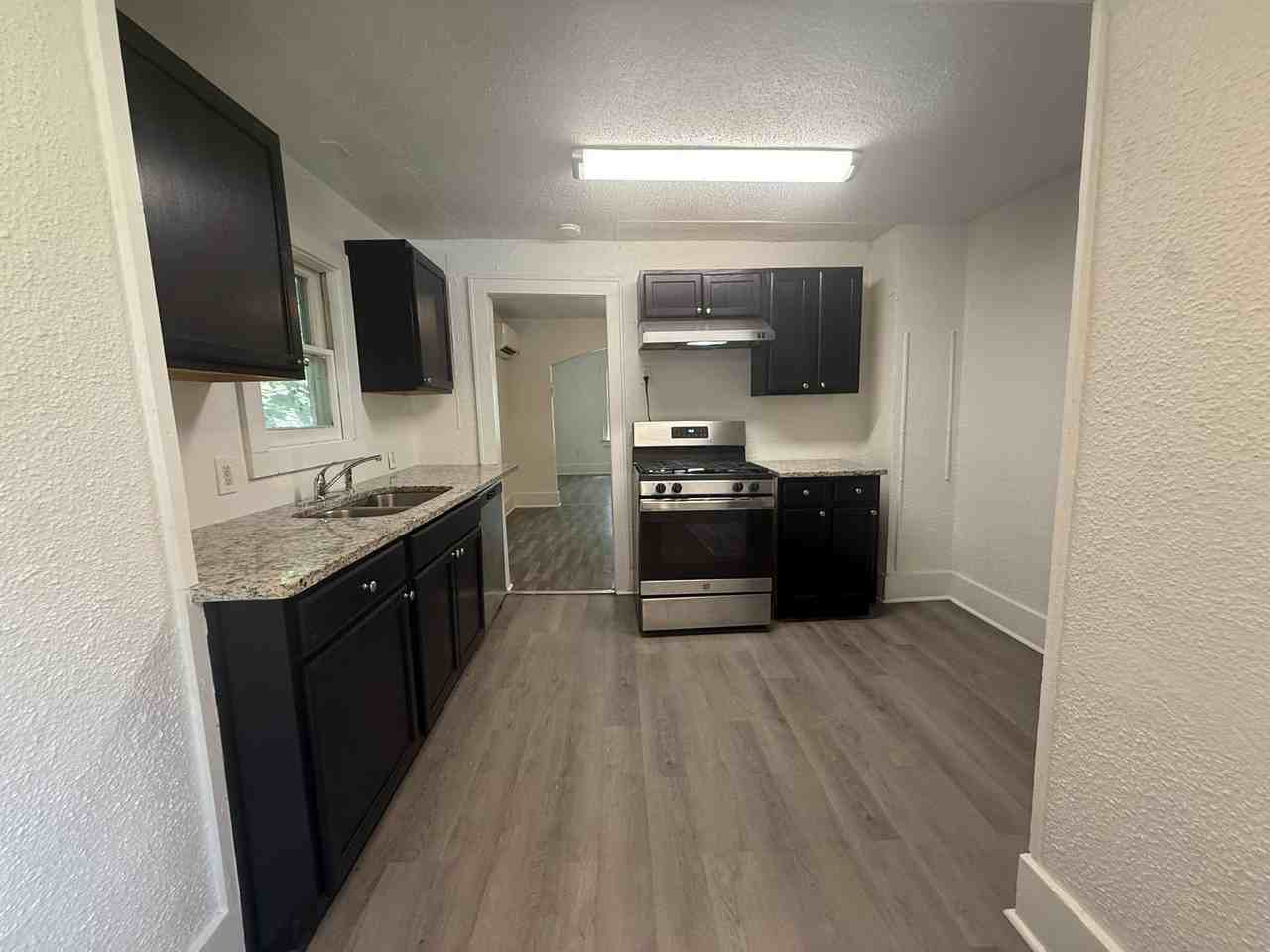 1531 E Talmage St - Photo 5 of 11