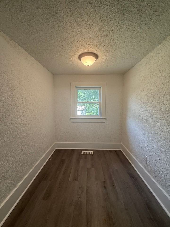 1531 E Talmage St - Photo 6 of 11