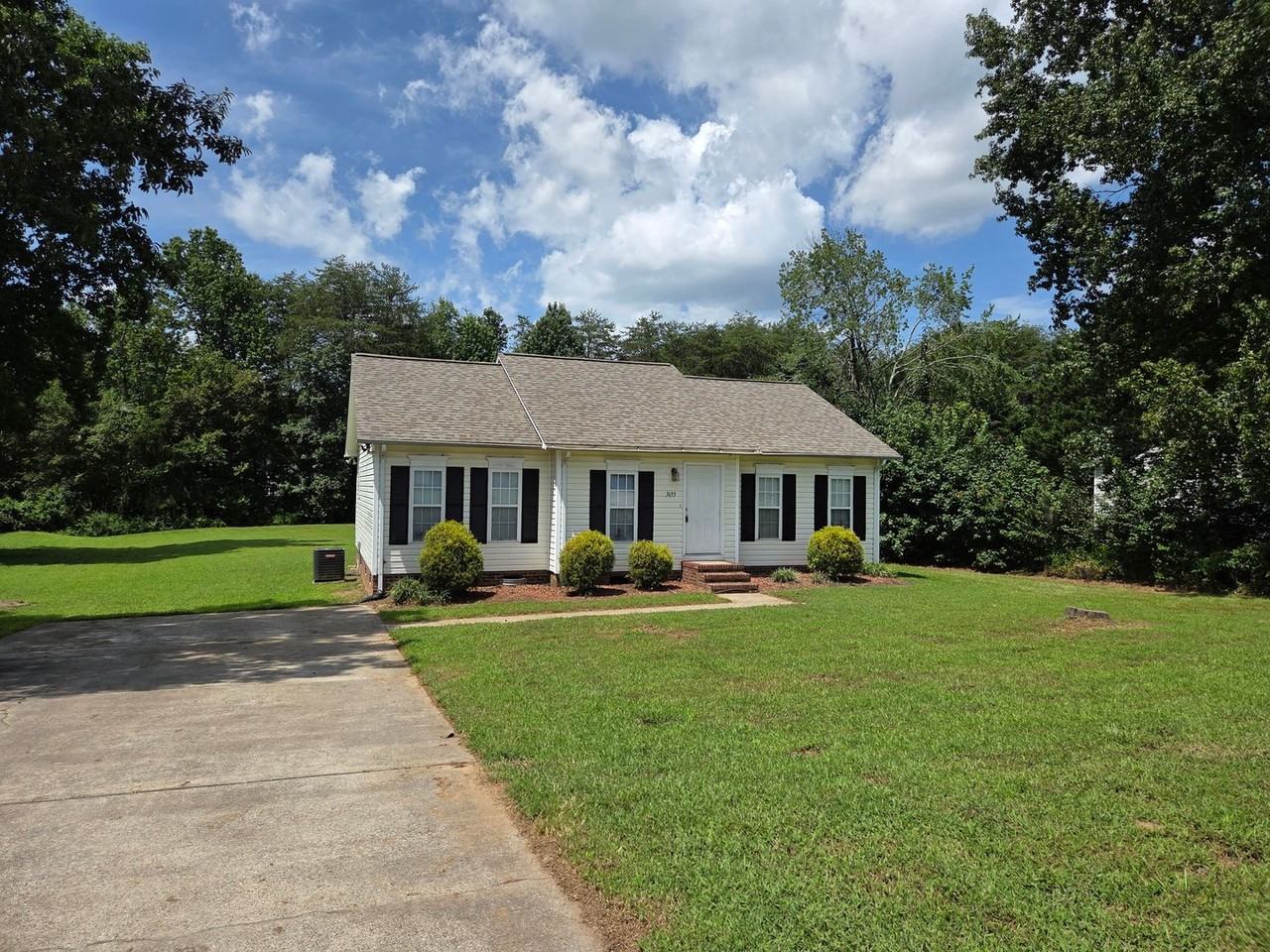 3699 Lee Moore Rd - Photo 2 of 9