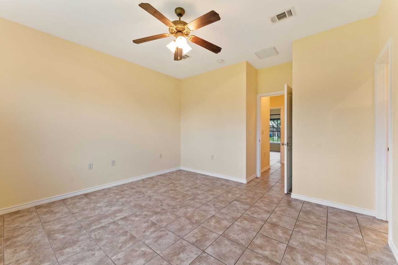 304 Port Dr - Photo 6 of 26
