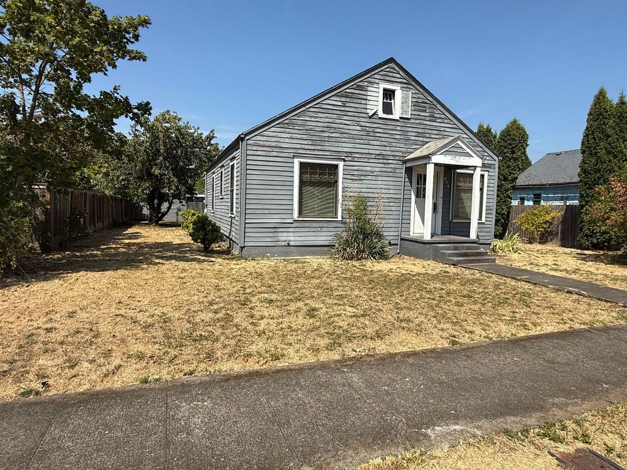 844 D St - Photo 2 of 44