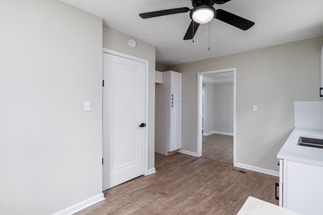 13804 Rexwood Ave #1 - Photo 4 of 21