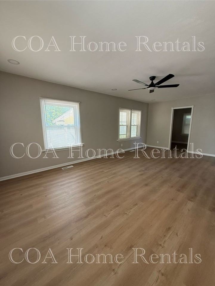 1747 S Ida St - Photo 6 of 20
