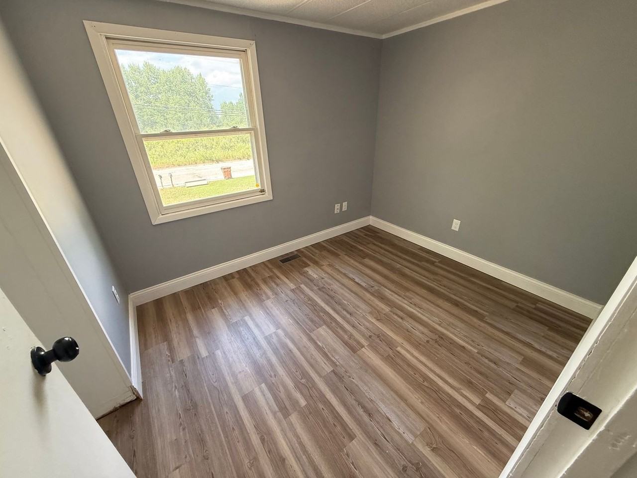 1031 Fuller Ave - Photo 5 of 11