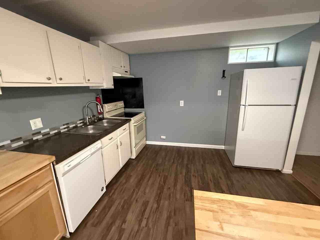 1033 Fuller Ave - Photo 5 of 12