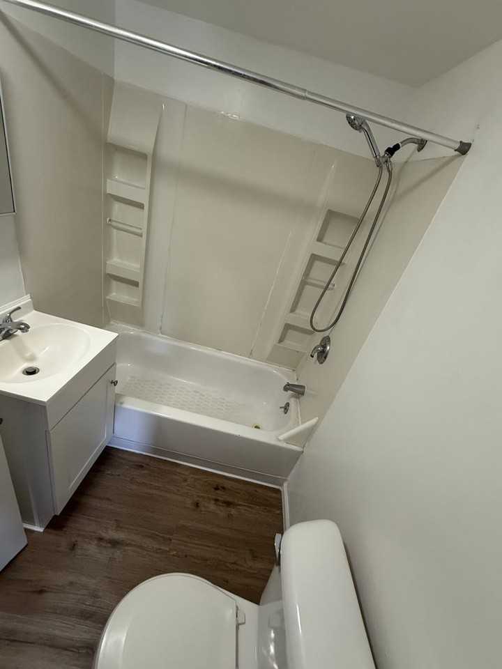 1033 Fuller Ave - Photo 7 of 12