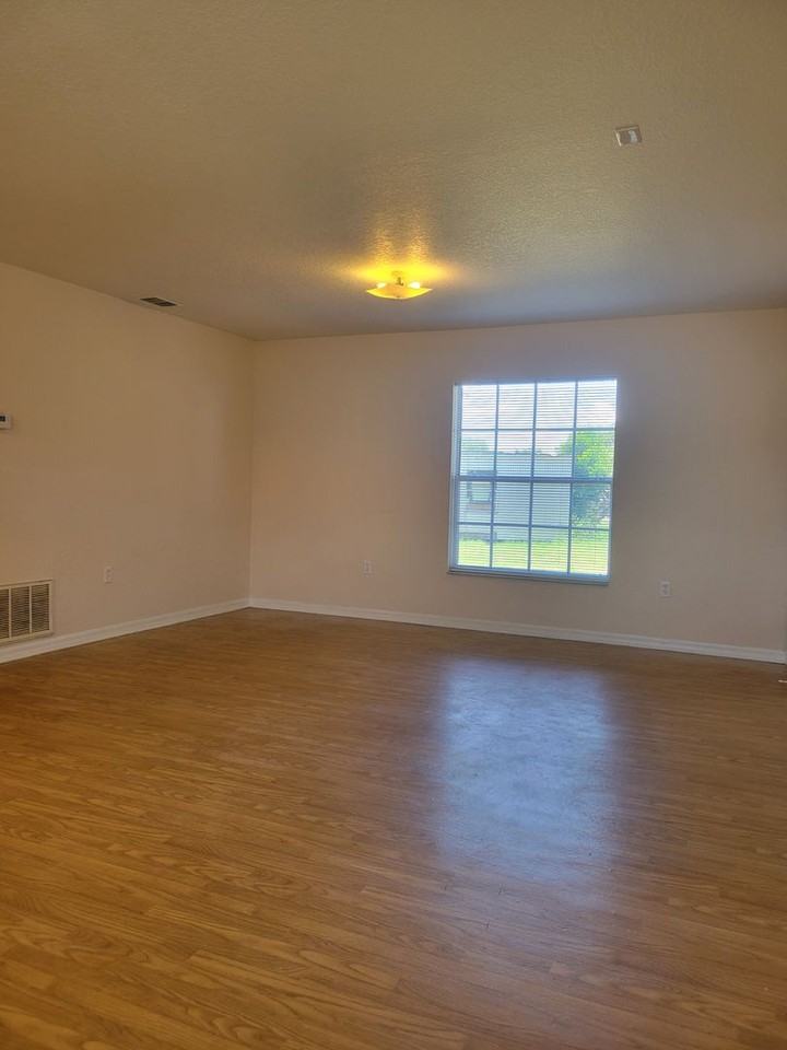 775 E Findley Ave - Photo 2 of 12