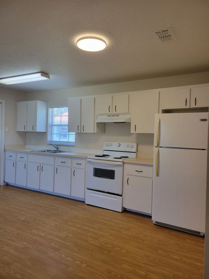 775 E Findley Ave - Photo 3 of 12
